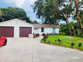 424 Beautiful home with Pool and soaker tub